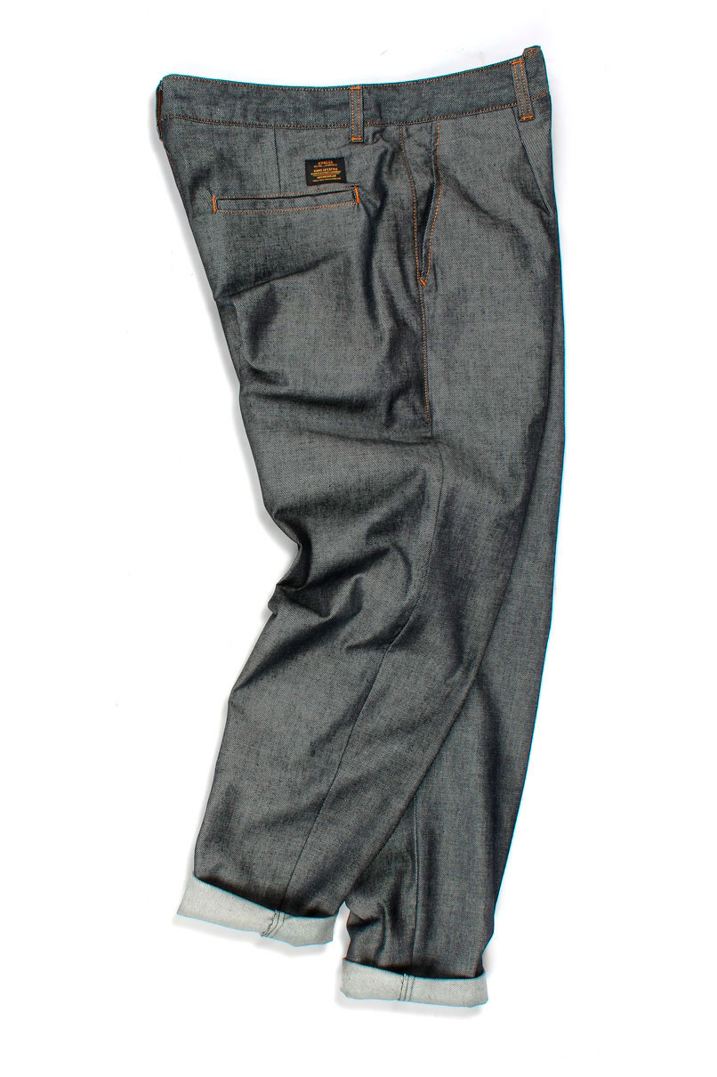 calça jeans masculina com fechamento em botões