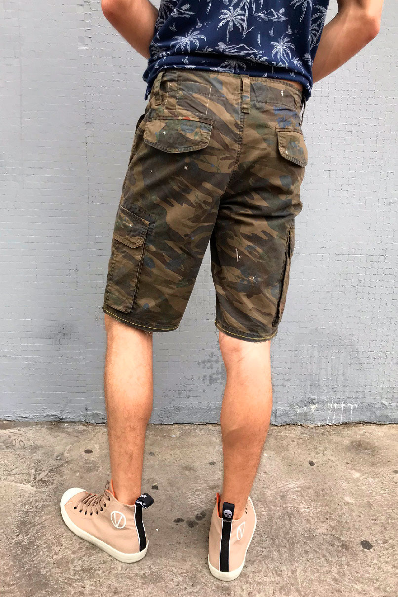 Bermuda camuflada deals sarja