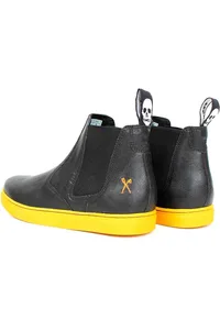BOTA PRETA COM AMARELO TOKYO