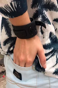 PULSEIRA PRETA PUNK