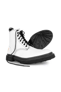 BOTA BRANCA NEW LONDON SOLADO PERSONALIZADO K55