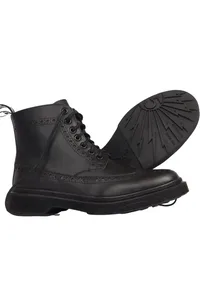 BOTA BROGUE PRETA ROCKABILLY