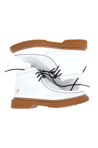 BOTA WALLABEE BRANCA