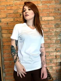 CAMISETA BRANCA LISA GOLA V PIMA PLAN