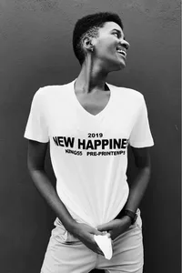 CAMISETA BRANCA GOLA V NEW HAPPINESS