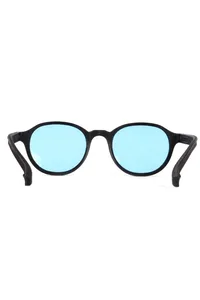 ÓCULOS DE SOL PRETO COM LENTE AZUL Y09